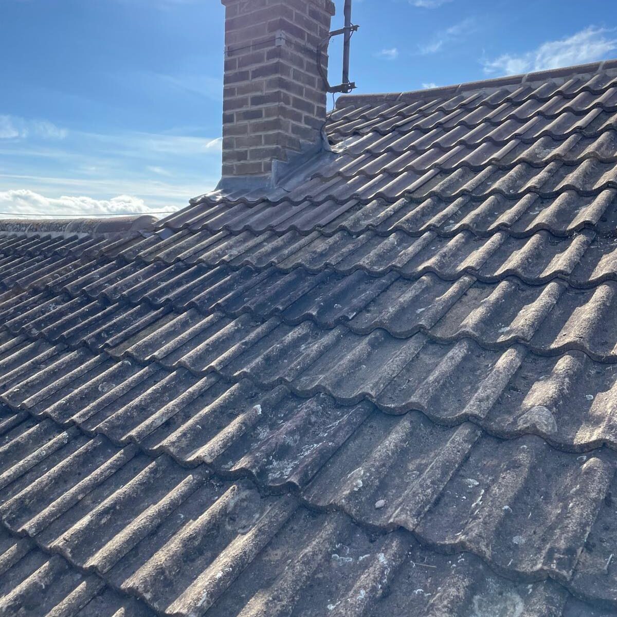 Tiled roof repair by Country Roofing, Oxfordshire & The Cotswolds